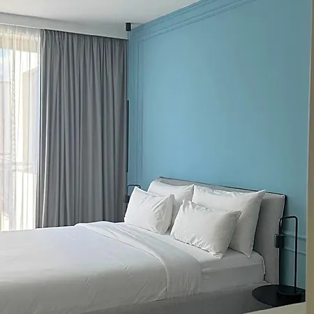 Collect Aparthotel